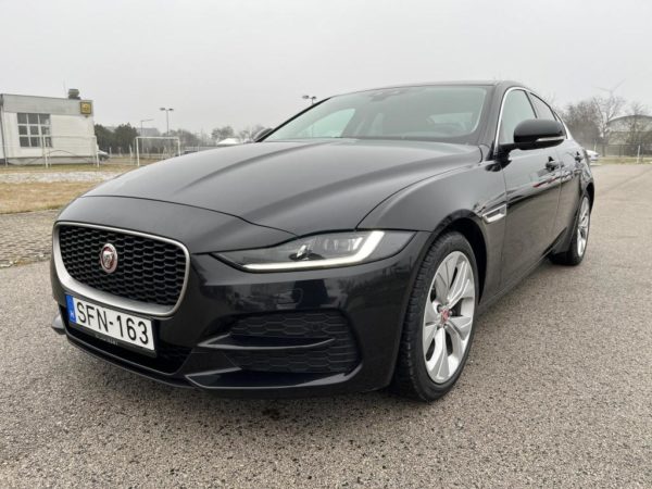 JAGUAR XE D180 S AWD (Automata)