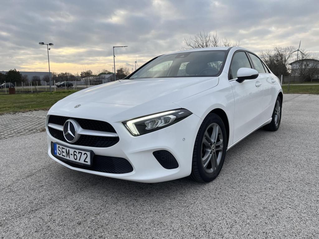 MERCEDES-BENZ A 180 d Style Limuzin