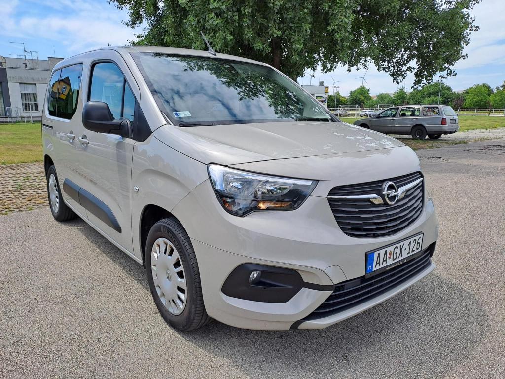 OPEL COMBO Life 1.2 T Edition Mo-i. vezetett szervizkönyves. GARANCIÁLIS - Image 2