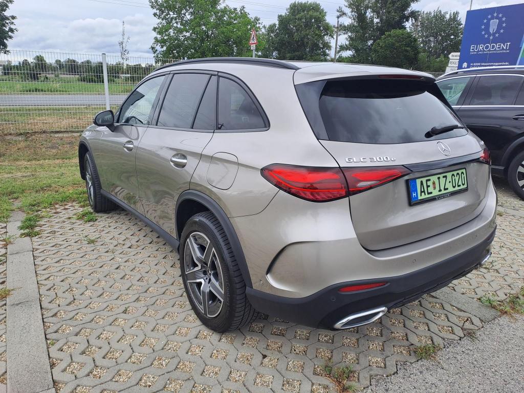 MERCEDES-BENZ GLC 300 e 4Matic 9G-TRONIC Plug-in hybrid - Image 5