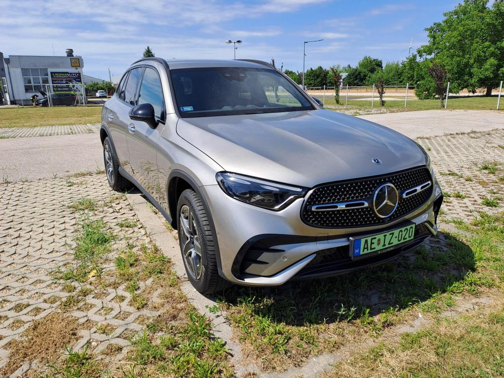 MERCEDES-BENZ GLC 300 e 4Matic 9G-TRONIC Plug-in hybrid - Image 2