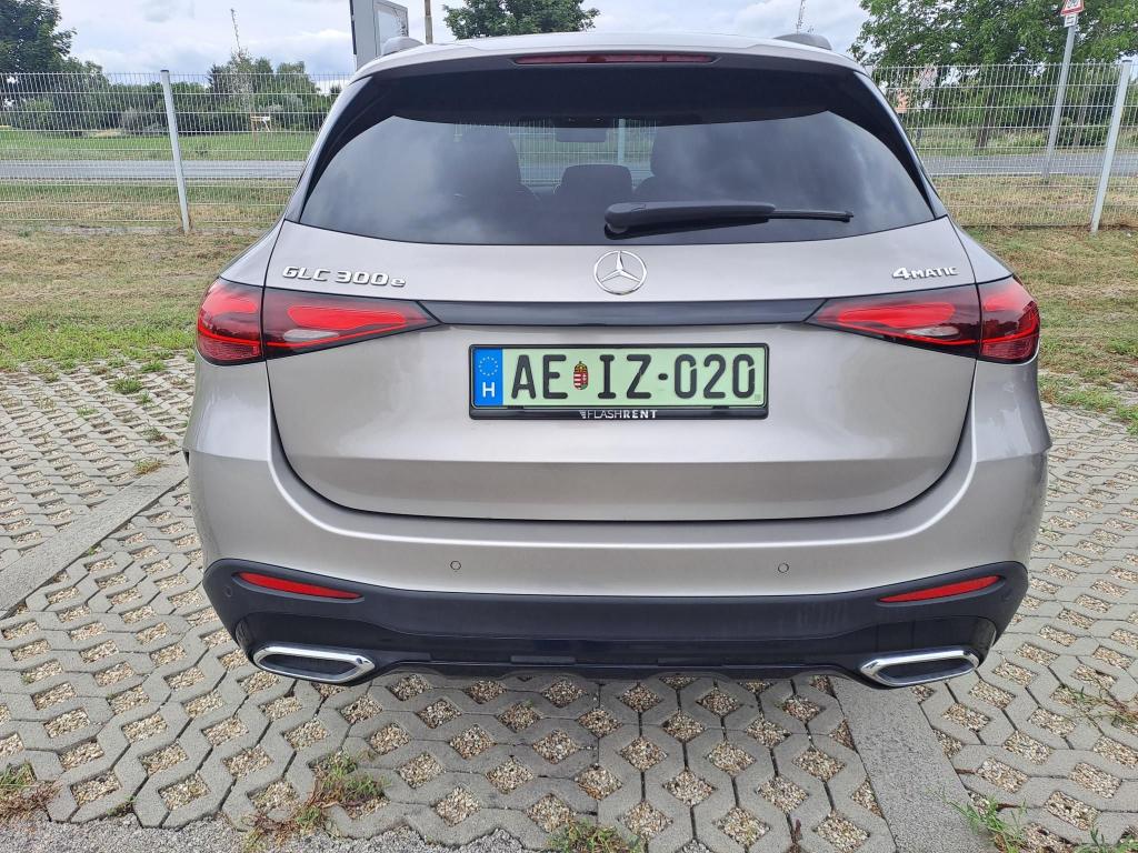 MERCEDES-BENZ GLC 300 e 4Matic 9G-TRONIC Plug-in hybrid - Image 4