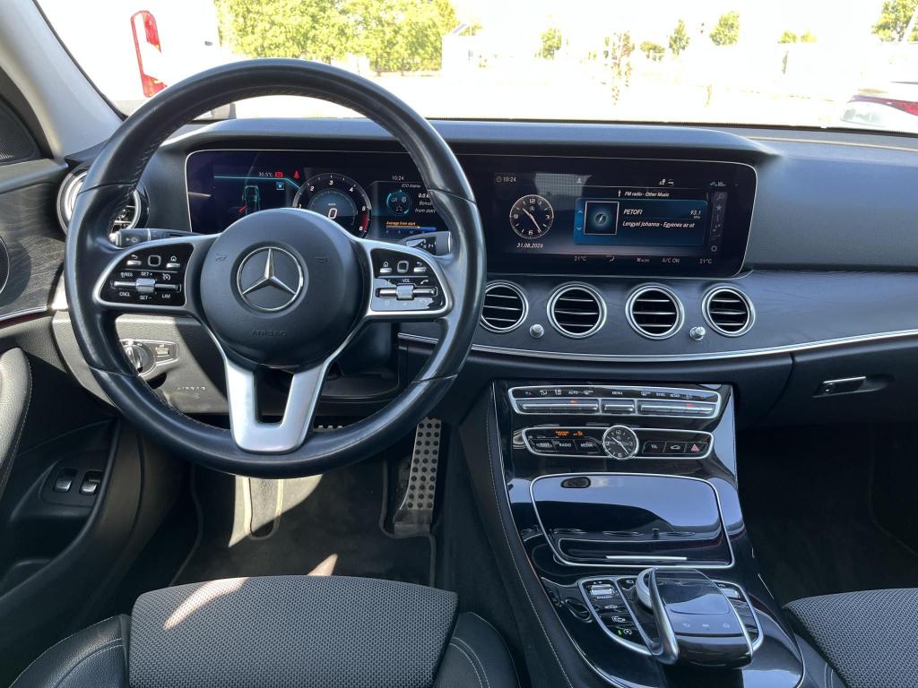 MERCEDES-BENZ E 220 d 4Matic All-Terrain 9G-TRONIC - Image 4