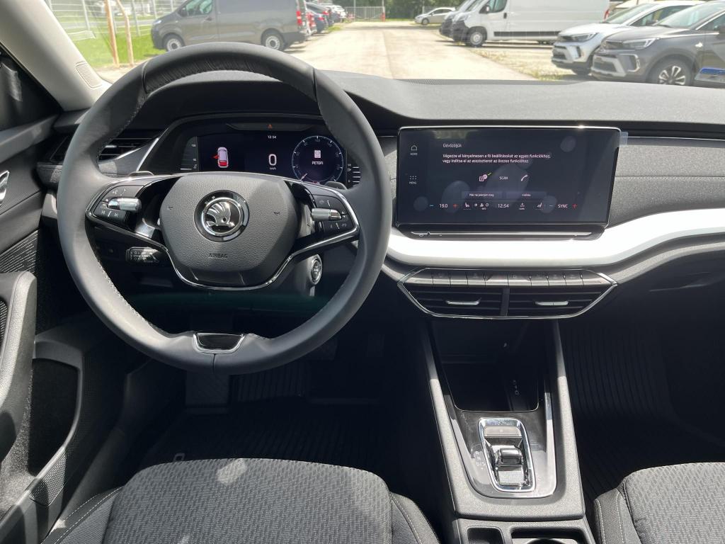 SKODA OCTAVIA Combi 2.0 TDI SCR Style DSG - Image 8
