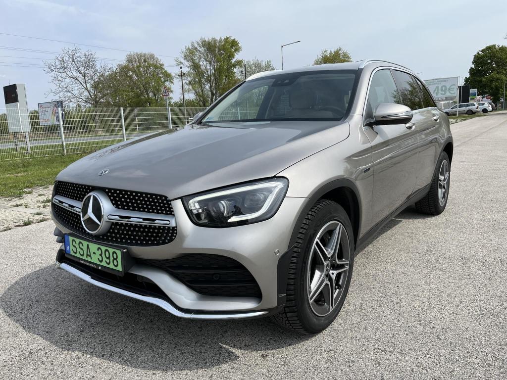 MERCEDES-BENZ GLC 300 e 4Matic 9G-TRONIC Plug-in hybrid