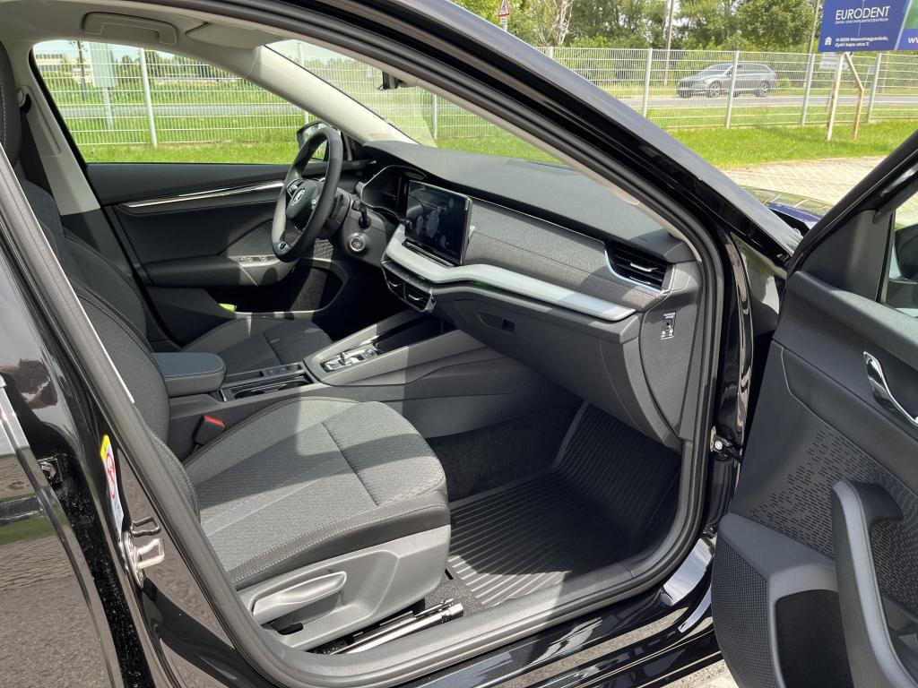 SKODA OCTAVIA Combi 2.0 TDI SCR Style DSG - Image 5