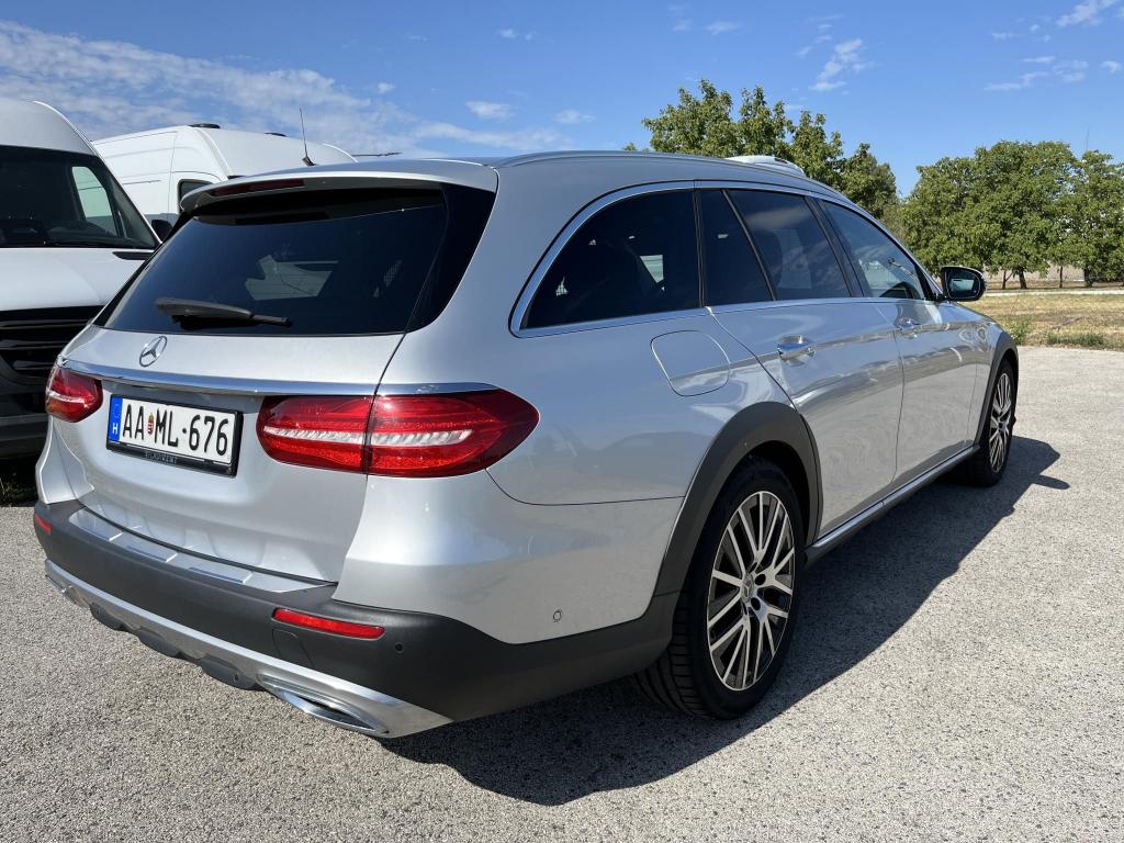 MERCEDES-BENZ E 220 d 4Matic All-Terrain 9G-TRONIC - Image 8