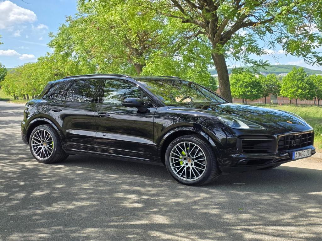 PORSCHE CAYENNE E-Hybrid Tiptronic ic Platinum Edition - Image 2