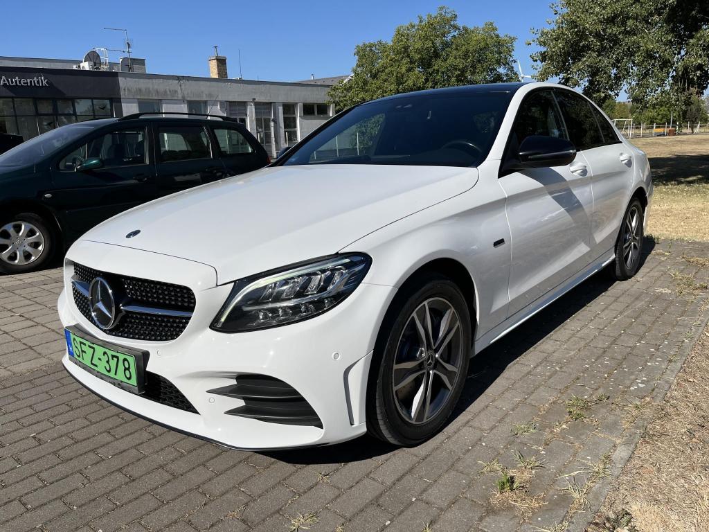 MERCEDES-BENZ C 300 e 4Matic EQ Power 9G-TRONIC