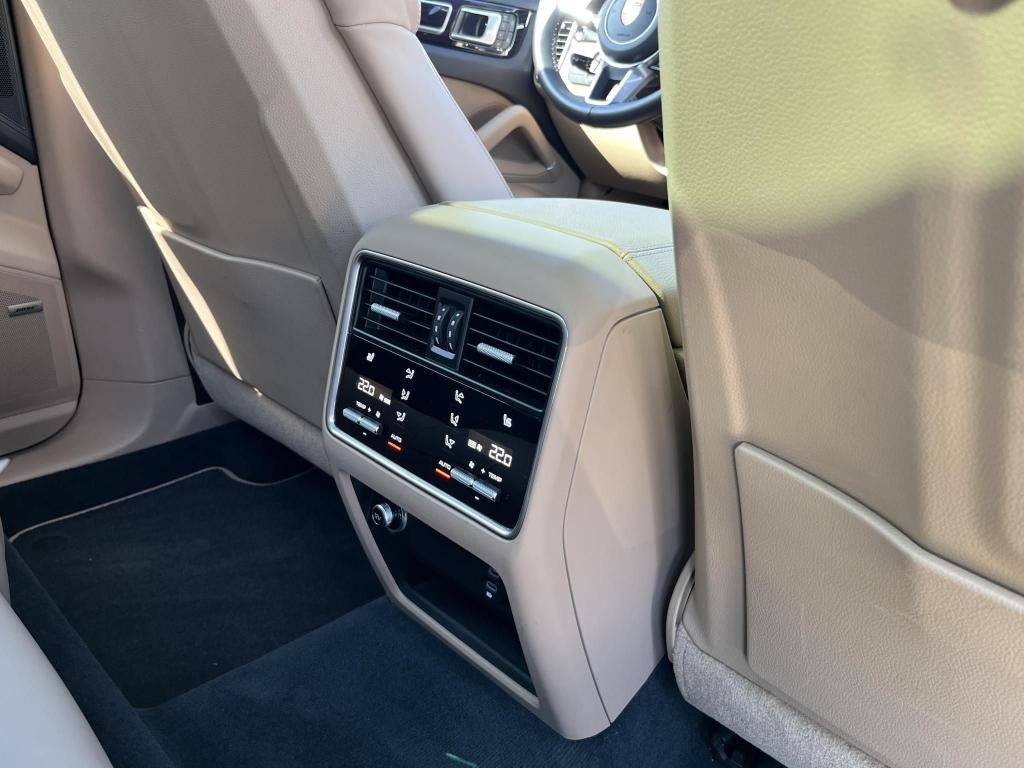 PORSCHE CAYENNE E-Hybrid Tiptronic ic Platinum Edition - Image 6