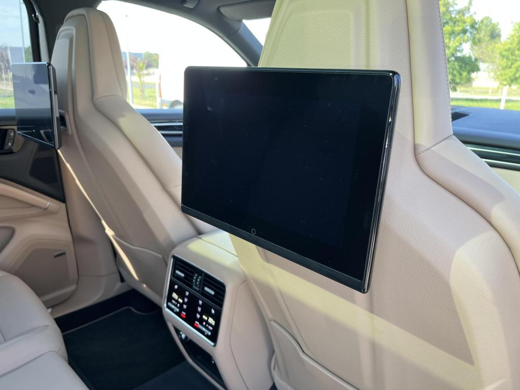 PORSCHE CAYENNE E-Hybrid Tiptronic ic Platinum Edition - Image 8