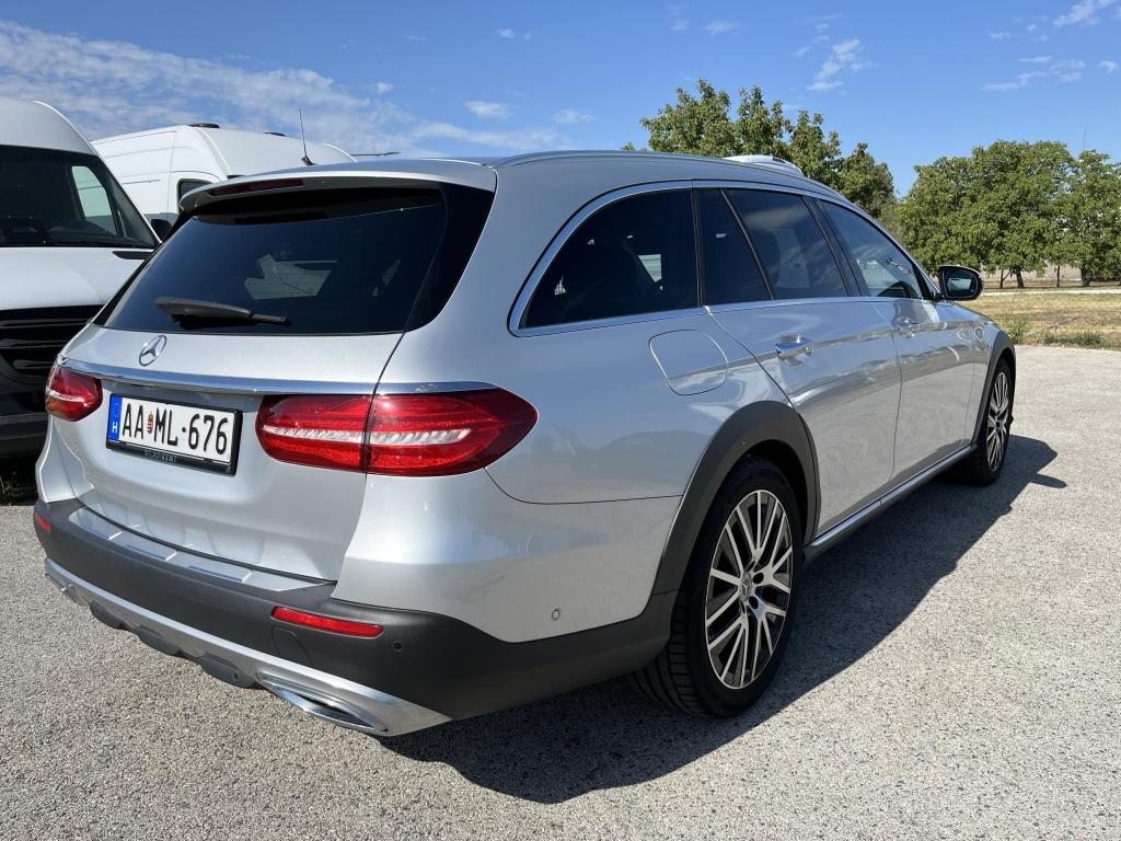 MERCEDES-BENZ E 220 d 4Matic All-Terrain 9G-TRONIC - Image 3
